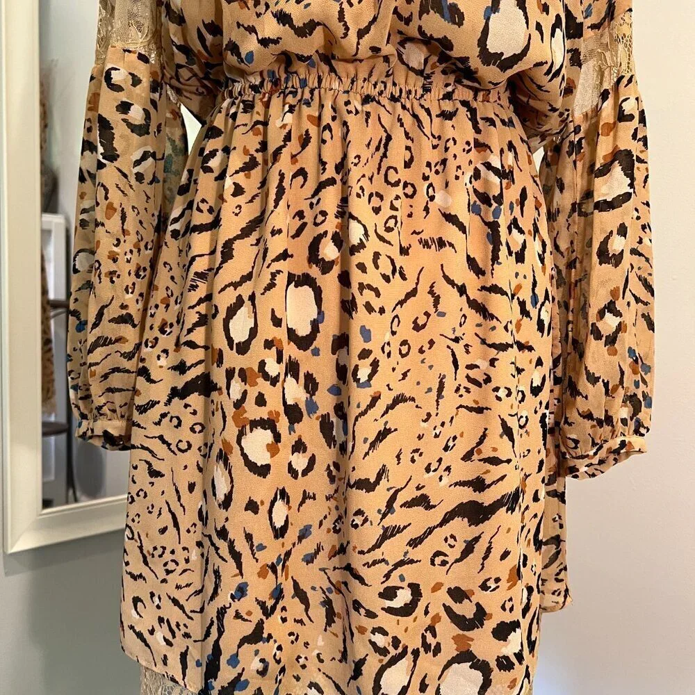 WHBM Long Sleeve Animal Print Blouson Dress with Lace Trim, Size 6